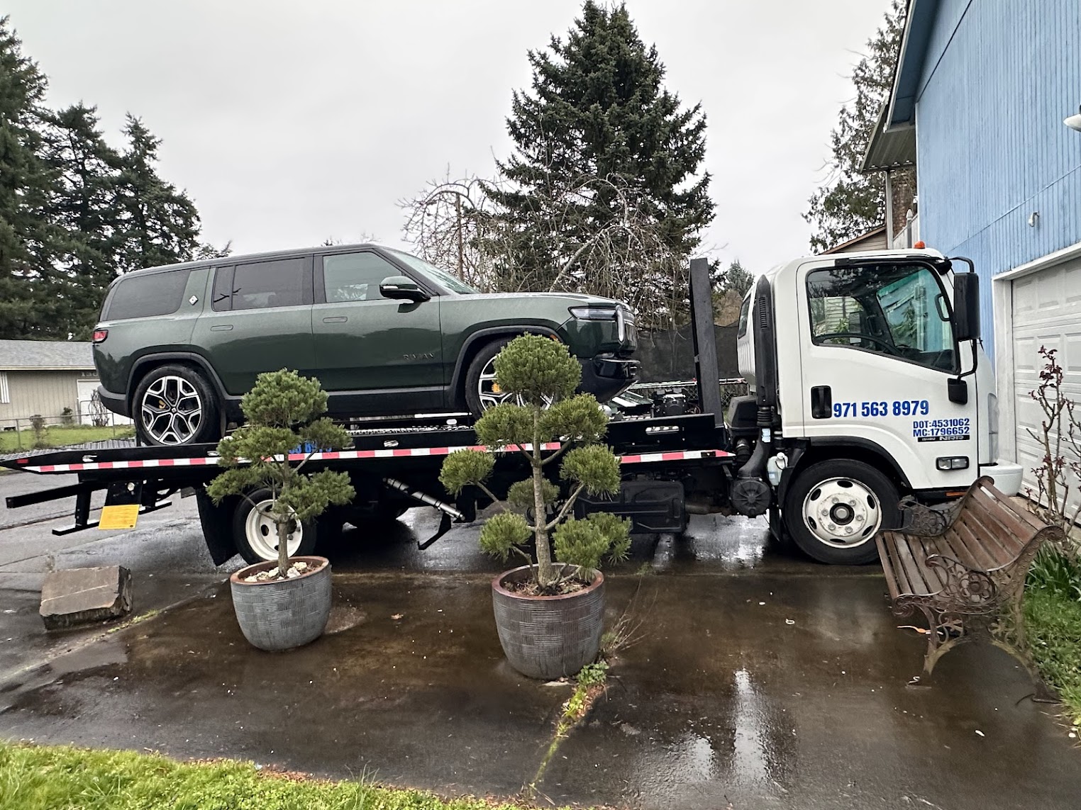 MRPL Towing truck on a service call in Portland area